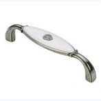 Maner argint antic cu insertie plastic alb si ornament argint antic. S.1898-106ZN29A4